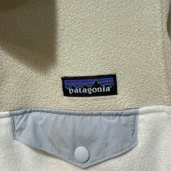 Patagonia Cream and Gray Fleece Synchilla Jacket - Picture 3 of 5